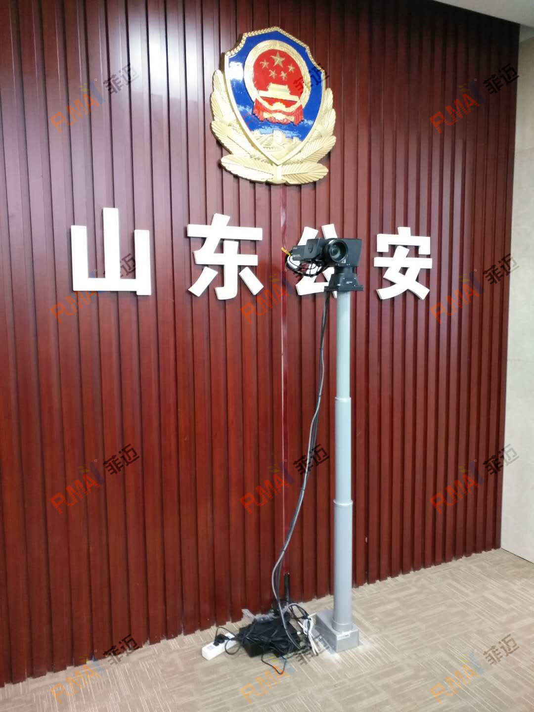 山東某公安廳（液壓式電動吊架）